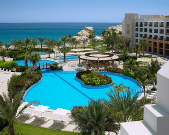 Doubletree by Hilton Muscat Al Waha - Matrah - Pool