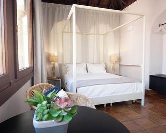 Apartamentos Casa del Aceite - Córdoba - Bedroom