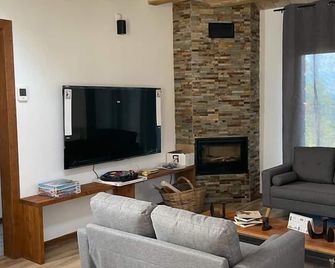 Casa De Les Escoles, Espinalbet - Alberga - Castellar del Riu - Living room