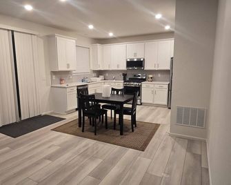 Dia Easy Rest And Stay - Commerce City - Cocina