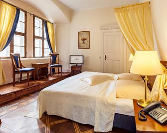 Hotel & Spa Wasserschloss Westerburg - Huy - Bedroom