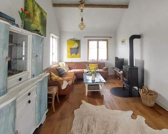 Gorgeous Home In Besmont With Wi-fi - Martigny - Sala de estar