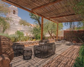 تيرانتاي لودج هوتل - سان بيدرو دي اتاكاما - شرفة مرصوفة