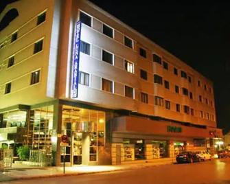 Hotel M.A. Luna Arabial - Granada - Edificio
