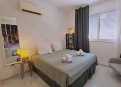 Stay W Apartment - Limassol - Bedroom