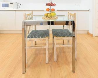 Apartamento Temporal Charmartin 4 Torres 2 Dormitorios Cas292 - Madrid - Menjador