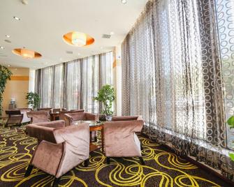 Longteng Hotel - Jiuquan - Lobby