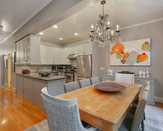 Luxury Home in SF's best neighborhood! Perfect for families or Business groups - سان فرانسسكو - غرفة طعام
