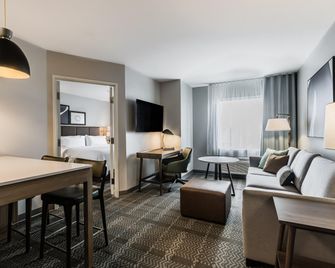 Staybridge Suites Dawson Creek By IHG - Dawson Creek - Living room