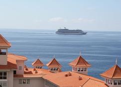 Penthouse with three terraces with magnificent views. Madeira.Funchal. - Caniço - Außenansicht