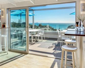 Villa Sanctuary at Palm Beach - Surfdale - Balcony
