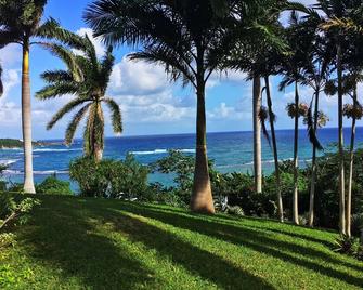 Coral Hill B & B - Red Ginger Lily Suite - Port Maria - Outdoors view