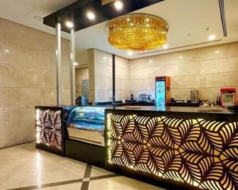 Hussein Beyari Hotel - Mecca - Front desk