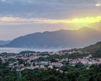 Montenegro Lodge - Kotor - Exterior