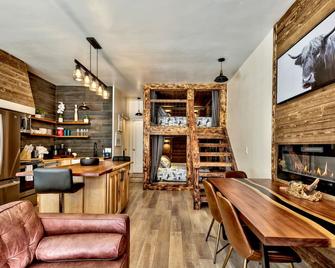 First level studio Unit #7 close to everything bike, ski, swim Zephyr Cove! - Zephyr Cove - Restaurante
