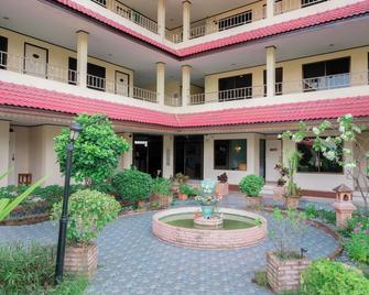 Kohloy Golden Park Hotel - Tak - Gebäude