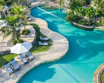 JW Marriott Hotel Surabaya - Surabaya - Piscine