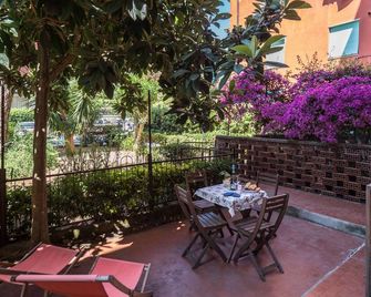 Il Giardino di Ada Ground Floor Studio with AC and Patio - Monterosso al Mare - Balkon