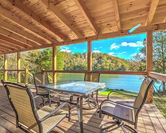 Watt a Retreat on Watt`s Bar Lake, sleeps 6-8 King - Harriman