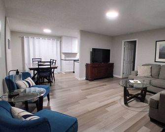 Jurney Home A Private 3BR Bungalow Min to Downtown - Statesville - Obývací pokoj