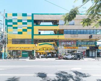 RedDoorz Near Sm City Muntinlupa - Muntinlupa - Gebouw