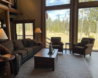 4 Bedroom pet friendly home with stunning views close to Winter Park Ski Resort - Tabernash - Sala de estar