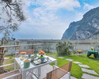 Relais Nanzello Garda Living 1 and 2 - Happy Rentals - Limone sul Garda - Terasa