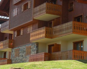 Comfortable and well-kept - exceptional view - Villard-sur-Doron - Gebäude