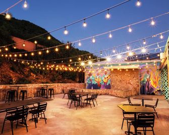 غرابتري باي هوتل آند فيلاس - قسم كريستيانستيد - مطعم