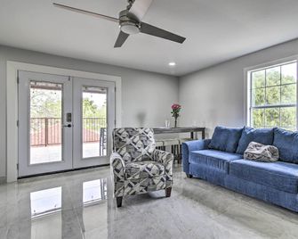 Patio And Balcony Gulf Coast Retreat In - Brownsville - Sala de estar