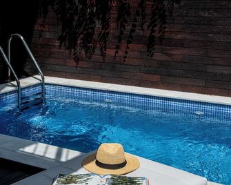 Olive Boutique Hotel - Limenaria - Piscină