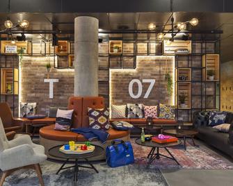 Moxy Düsseldorf South - דיסלדורף - טרקלין