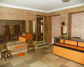 Hereti Hotel - Balakan - Front desk