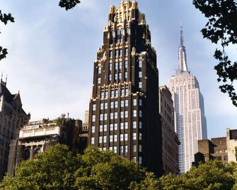 Bryant Park Hotel - New York - Building