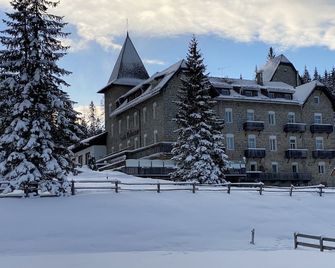 Hotel Castel Latemar - Carezza al Lago - Gebäude