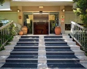 Hotel Ghironi - لا سبيزيا - مبنى