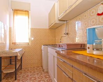 Apartments Mirela 1554 - Pula - Kitchen