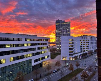 Holiday Inn Hamburg - Hafencity By IHG - Hamburg - Building