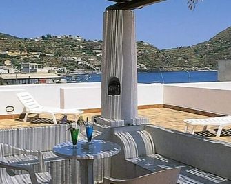 Hotel Villa Augustus - Lipari - Balcony