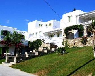 Elena Studios and Apartments - Parikia - Building