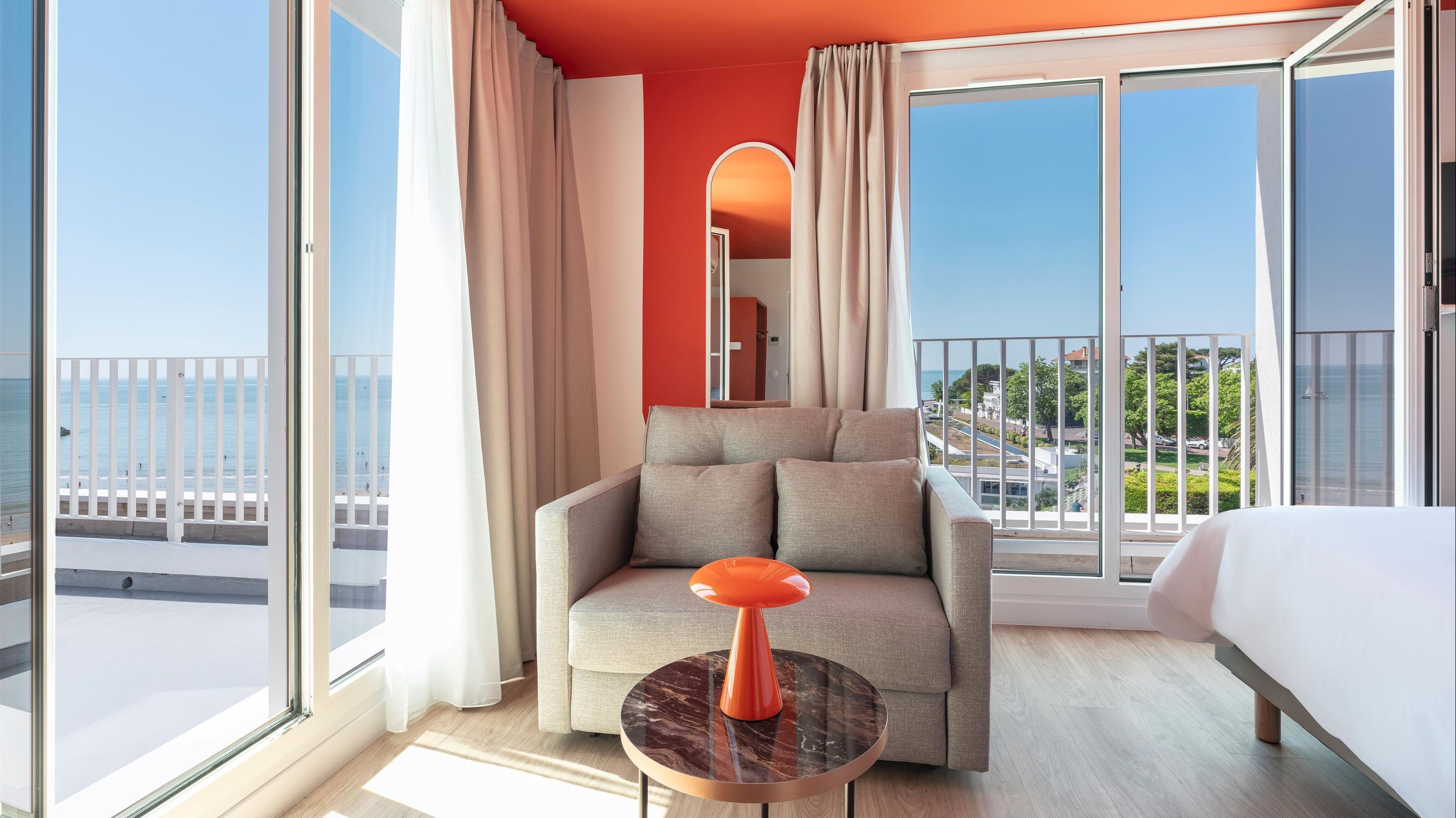 Kyriad - Royan Plage - Royan - Bedroom