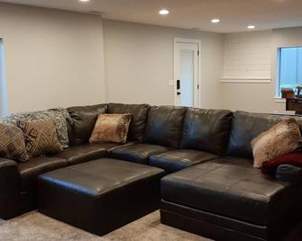 Winter Getaway By Snowbasin, Utah - Morgan - Living room