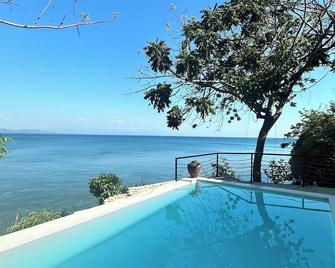 Uli Cliffhouse - Dosol - Pool