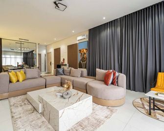 George Residence Lekki Phase 1 - Lagos - Living room