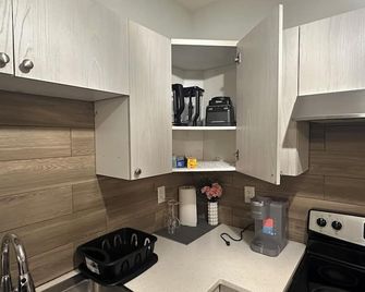 Stylish Open Cozy & Contemporary Living Space - Prince George - Kitchen