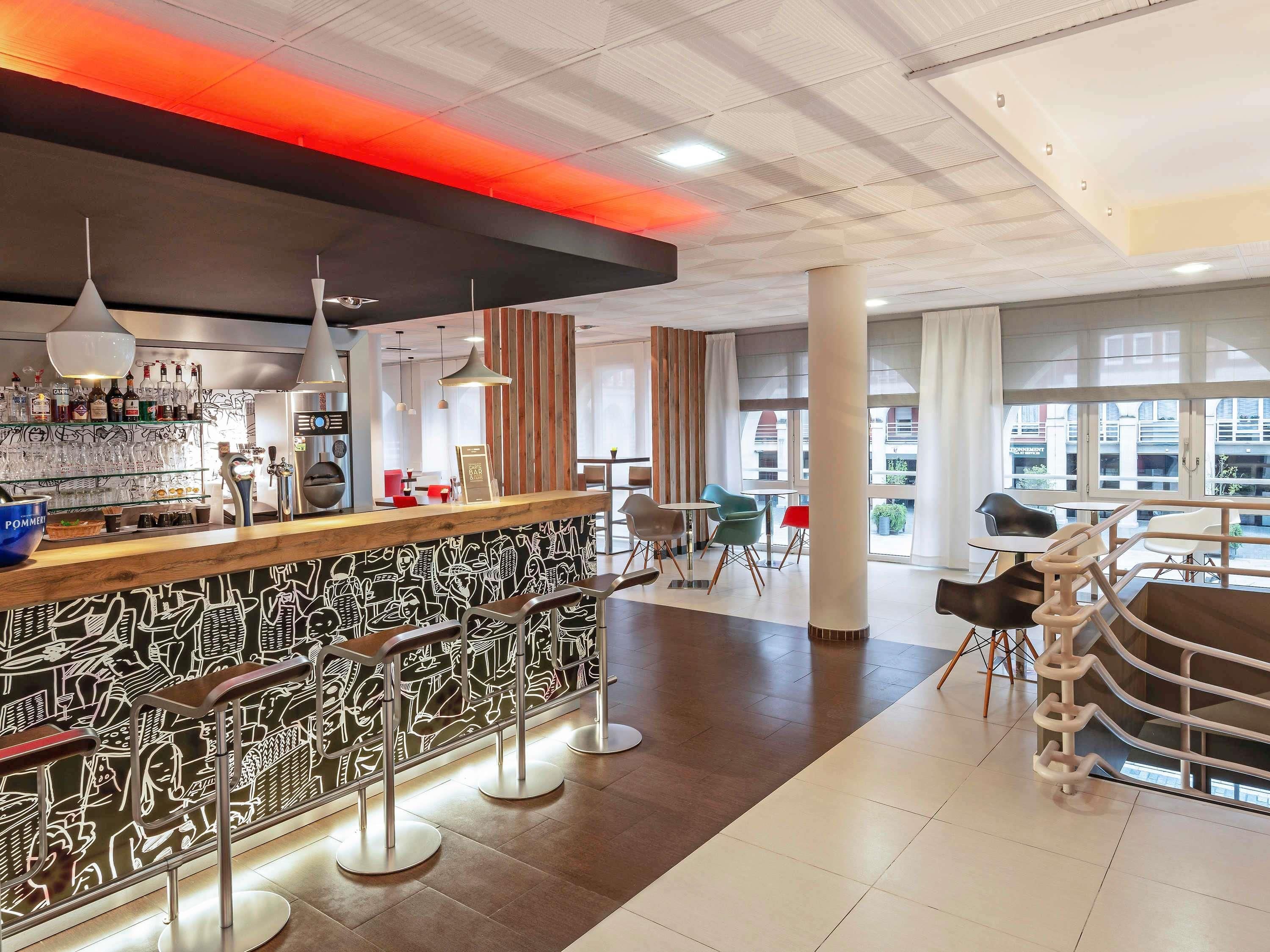 ibis Épernay Centre-Ville - Épernay - Bar