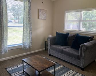 Downtown apartment with free parking - Little Rock - Living room