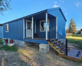 Cozy cabin in a quiet neighborhood near downtown Hamilton - Hamilton - Building