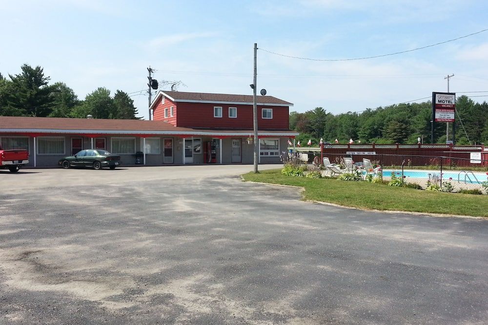 Skyways Motel - Gravenhurst - Gebäude