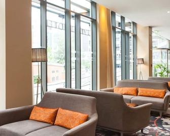 Clayton Hotel, Leeds - לידס - לובי